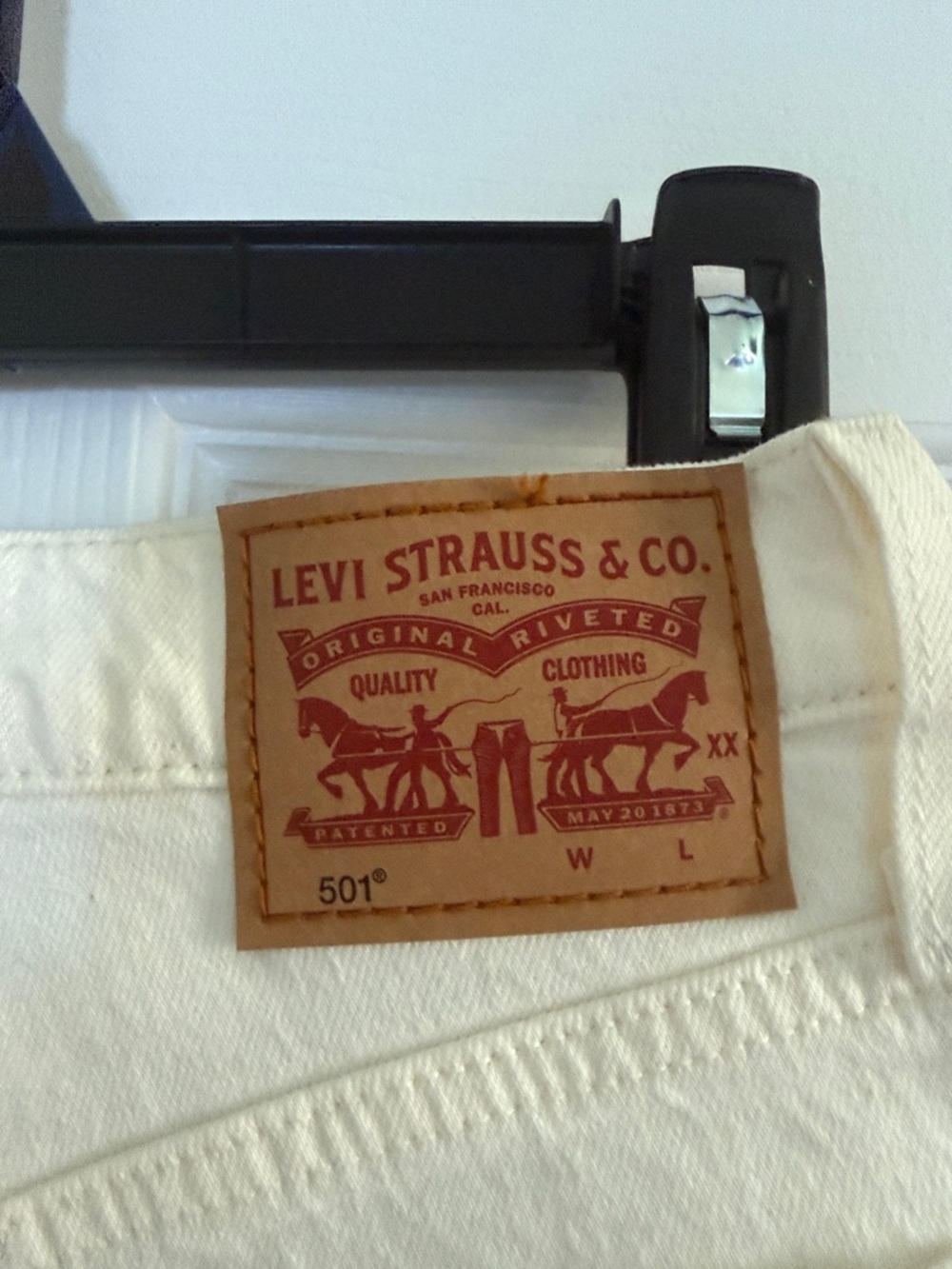 Levi's White Frayed Hem Denim Shorts - Picture 3 of 6